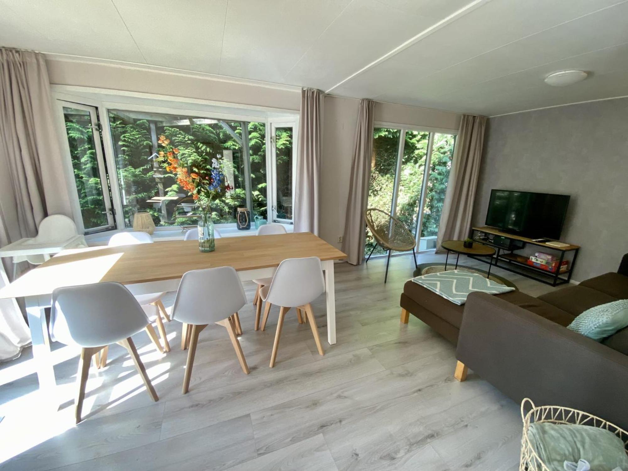 Veluwe Vakanties Chalets With Private Barrel Sauna - With Pool Bar And Restaurant Facilities In The Veluwe National Park Putten Exterior foto