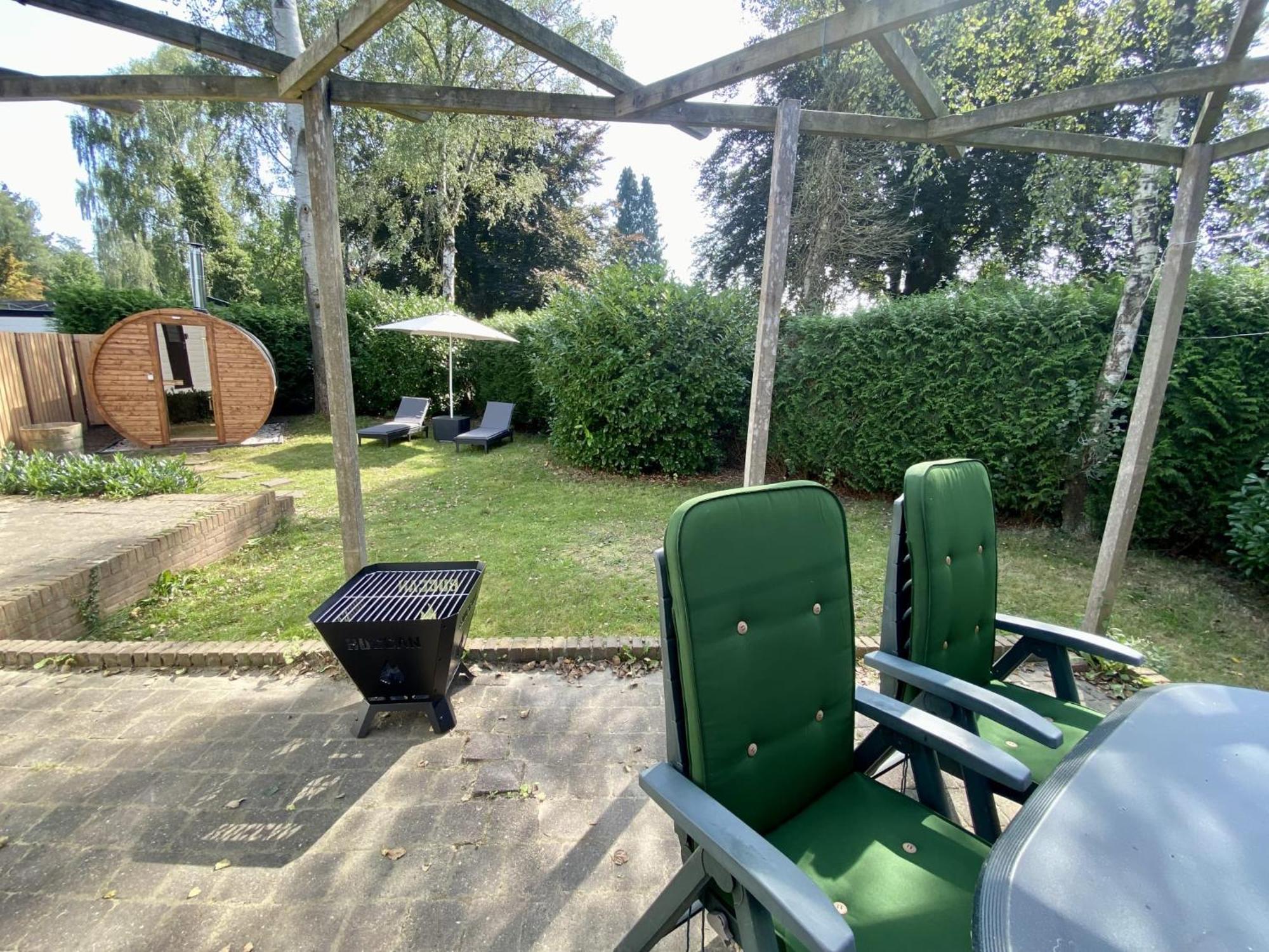 Veluwe Vakanties Chalets With Private Barrel Sauna - With Pool Bar And Restaurant Facilities In The Veluwe National Park Putten Exterior foto